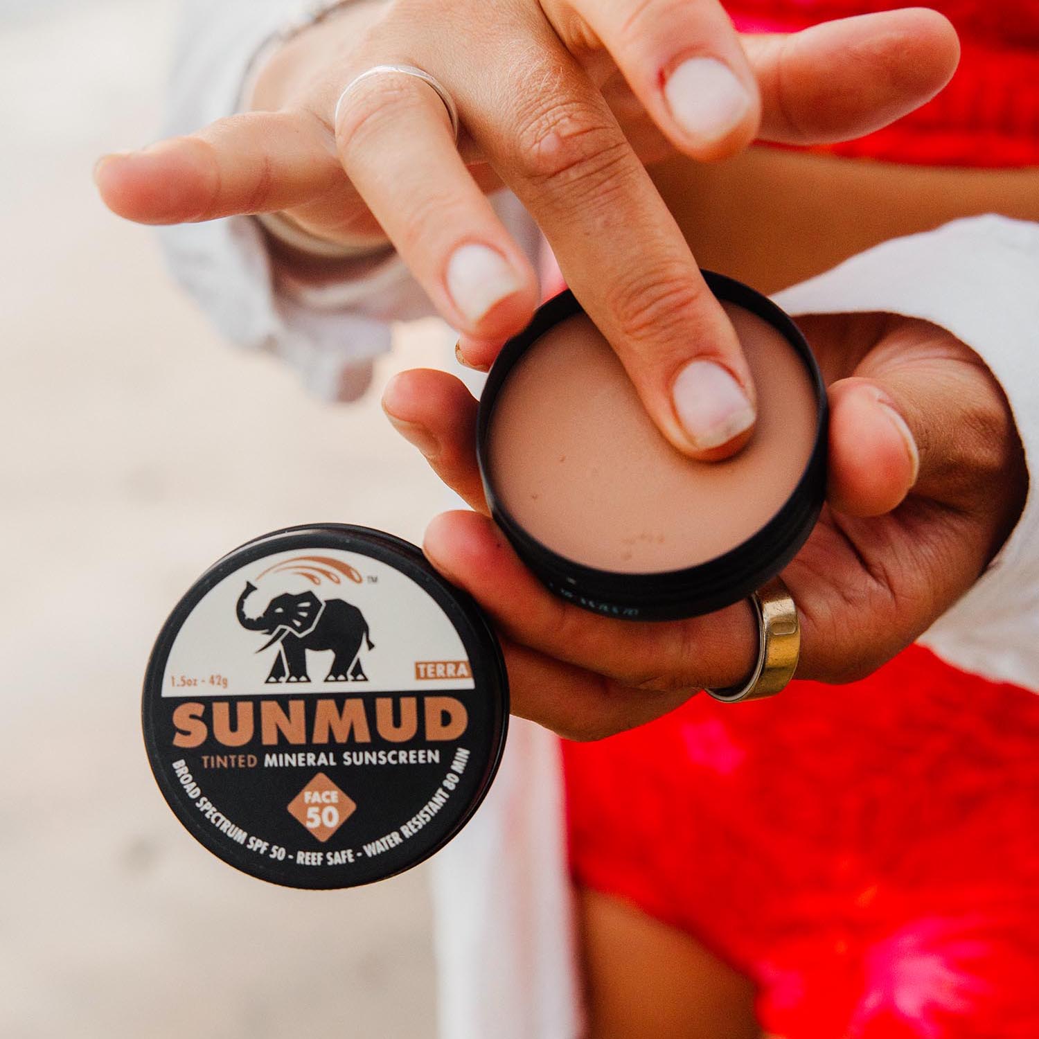 Tinted Mineral Sunscreen - Terra Travel Tin