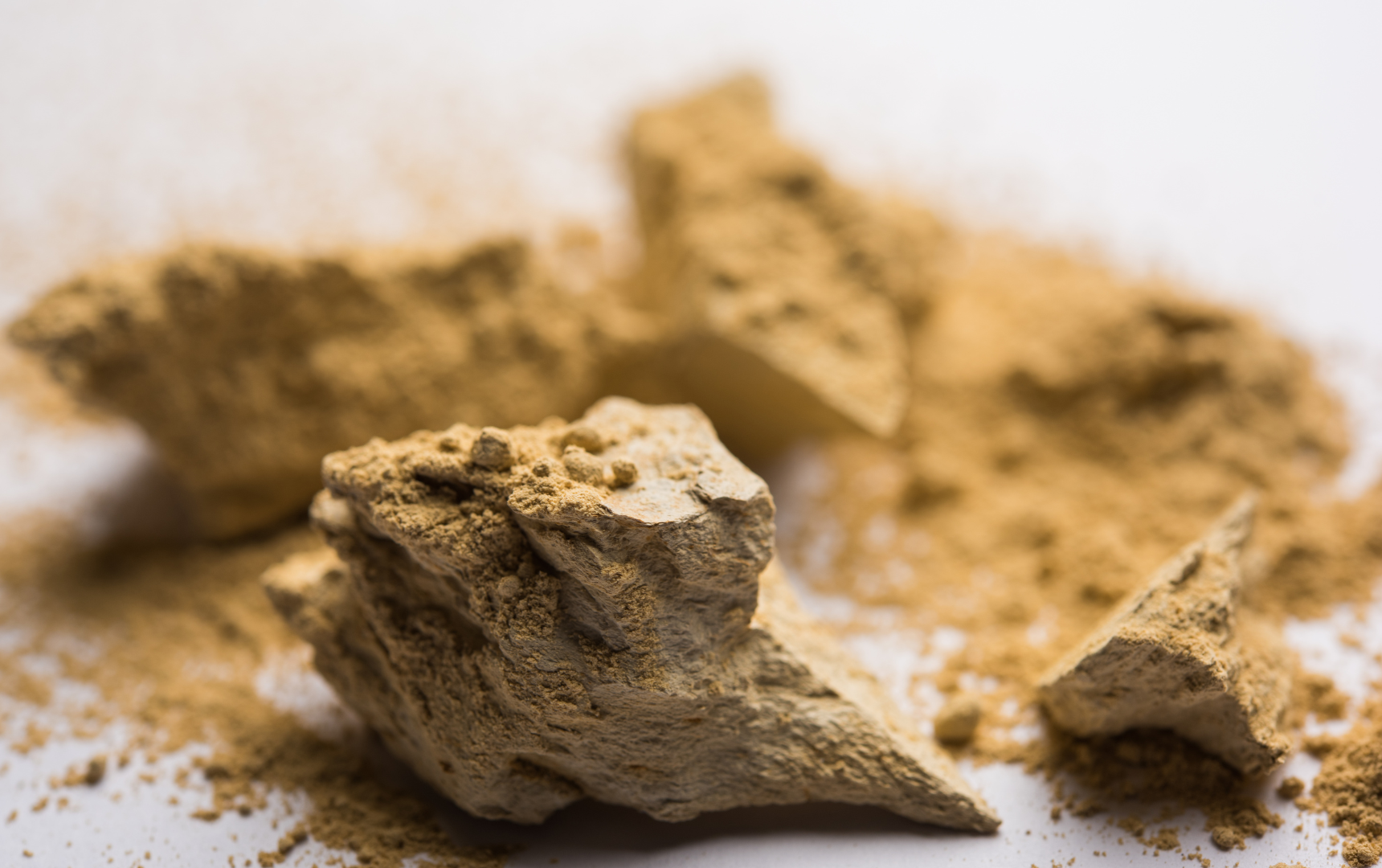 Unveiling the Beauty Secrets of Multani Mitti (Fuller's Earth) for Your Skin