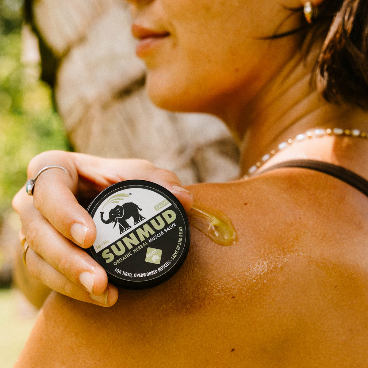 Harnessing Nature’s Power: How Coconut Oil, Arnica, Menthol, and More Naturally Sooth Tired Muscles